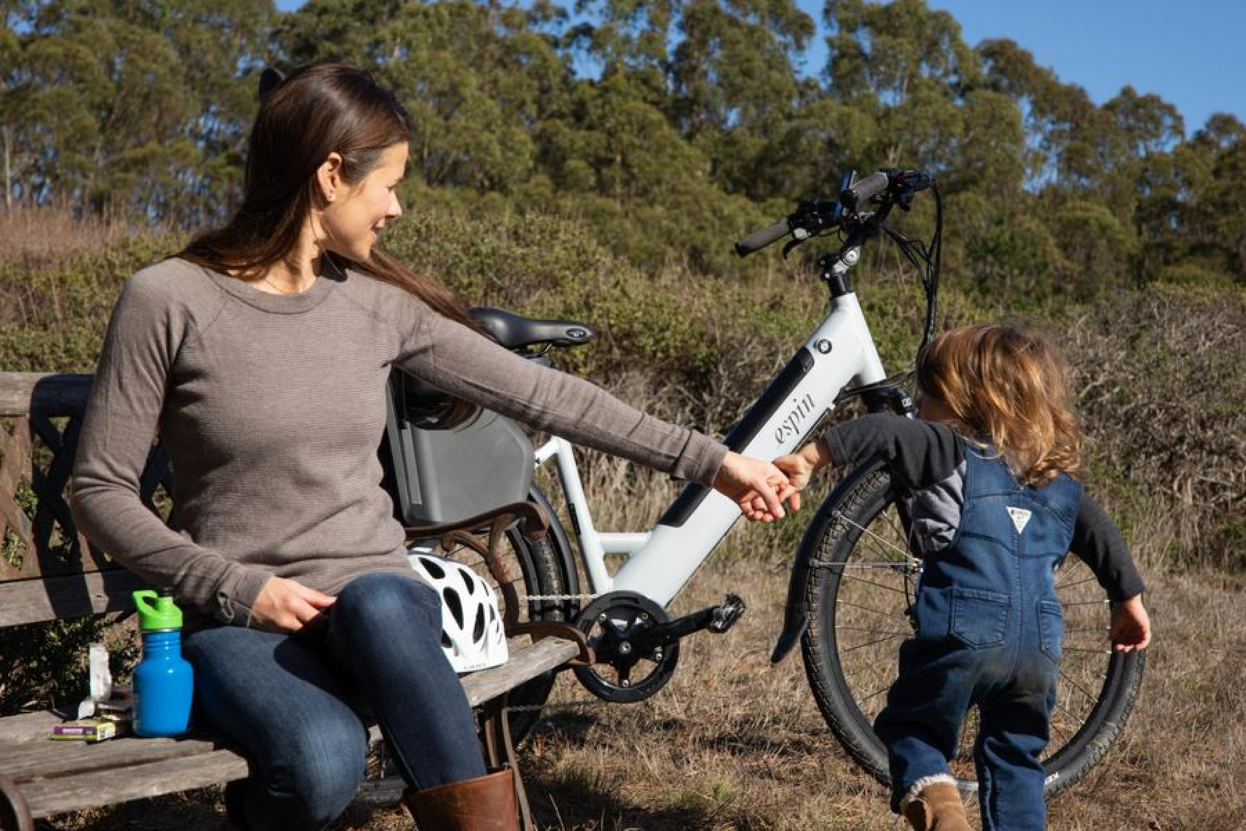 mother and child with Espin bike